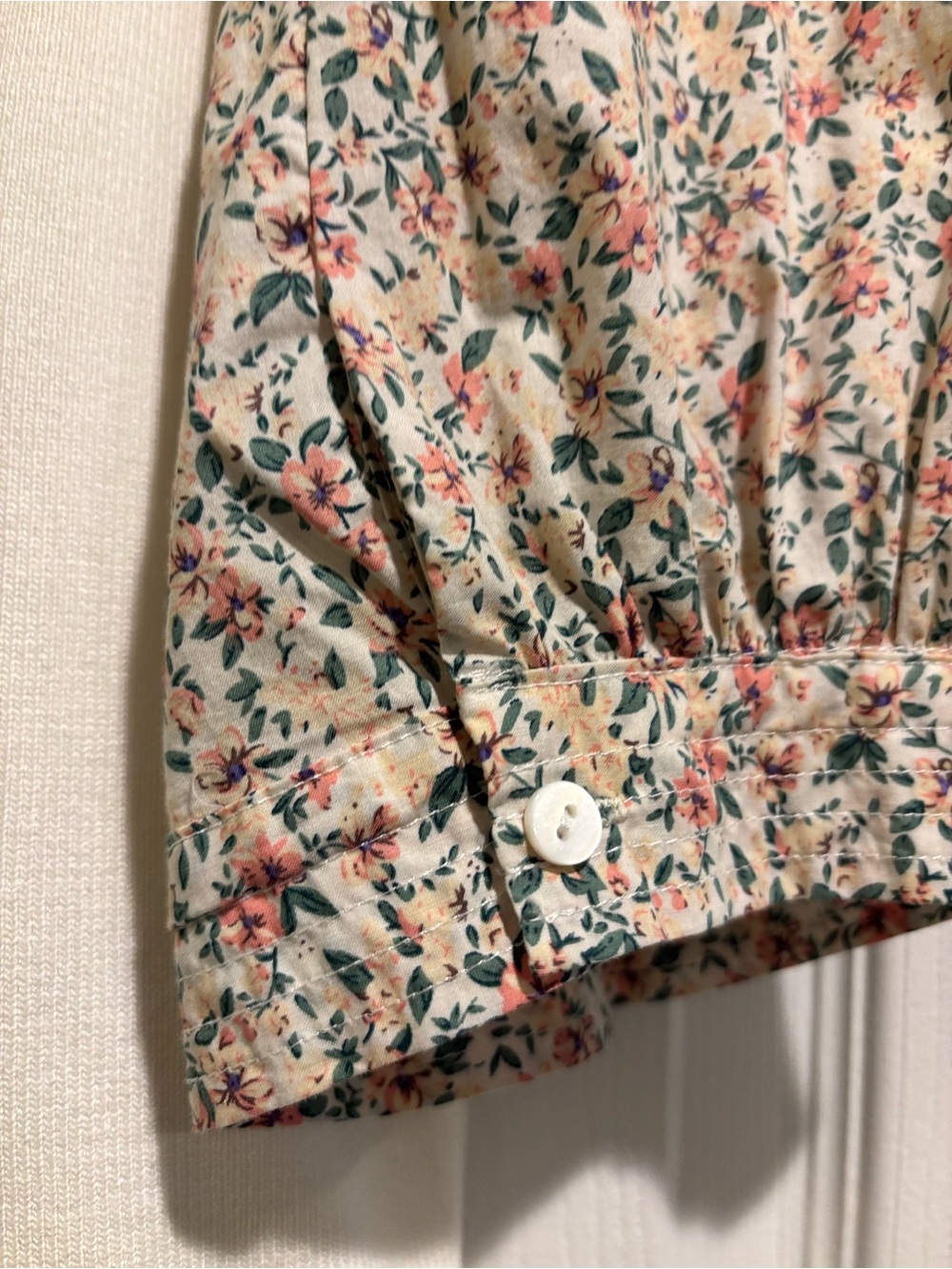 Cream Mixed-Media Puff Sleeve Floral Hem Top - Picture 2 of 8